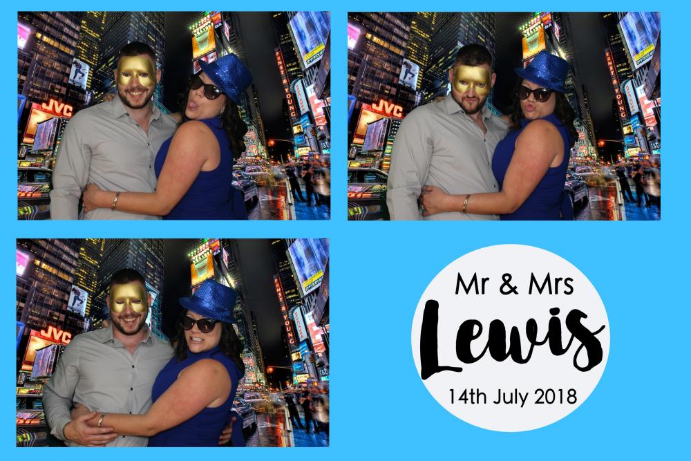 Mr & Mrs Lewis's Wedding | View more photos from the event at images.mobile-photo-booth.com/u/MobilePhotoBoothUK/Mr-Mrs-Lewiss-Wedding